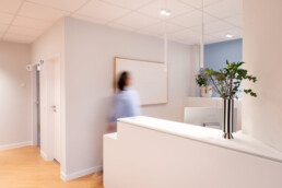 Corporate Design und Interior Design für eine moderne Zahnarztpraxis in Brühl